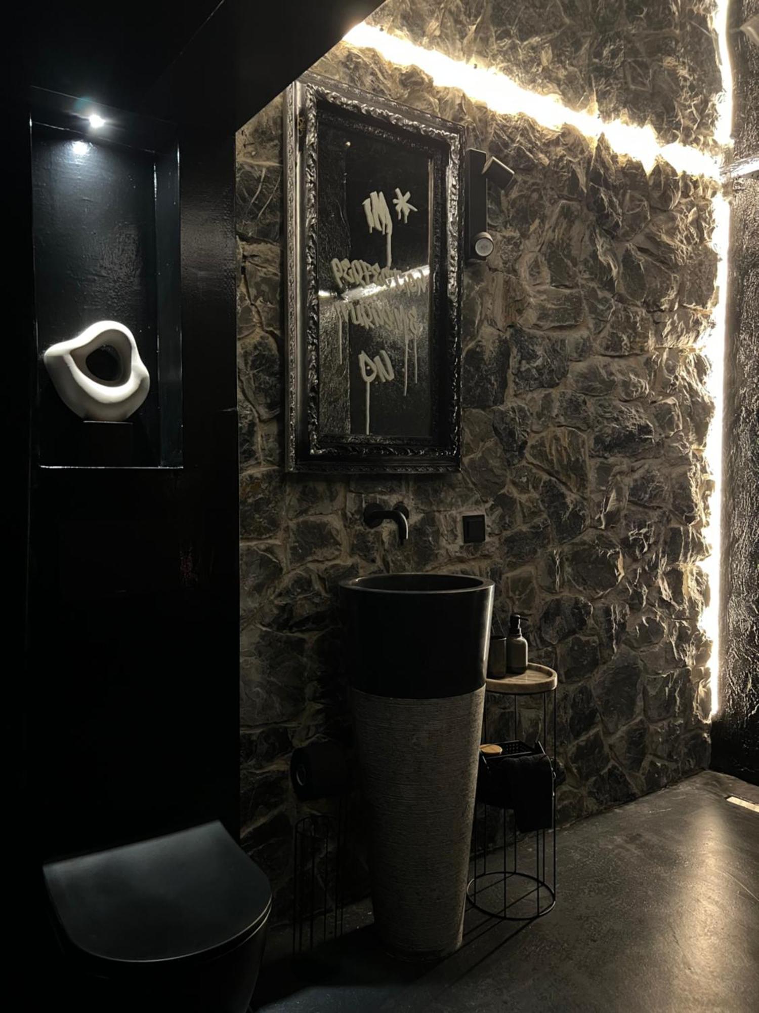 Doormat#13 Black Mirror Thessaloniki Exterior foto